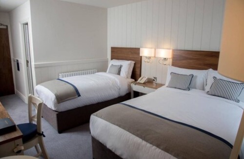 Dungloe Hotel | Waterfront Hotel Dungloe