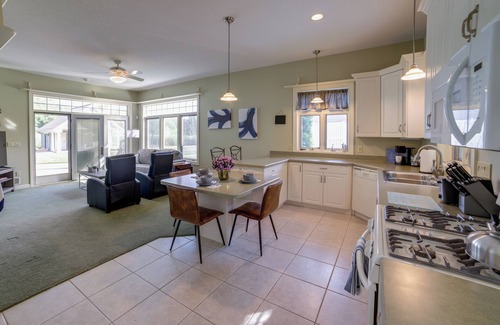 Horton House | Waterfront Jackson Mansion: Patio, Grill, Dock!