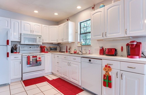 Burnet Cottage | Waterfront Lake Buchanan Cottage w/Kayaks!