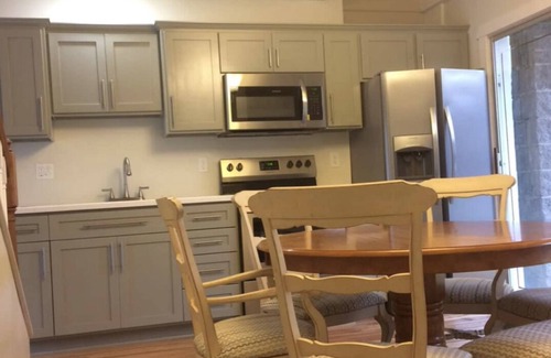 Hiwassee Cottage | Waterfront Lake Home (Claytor Lake) near VT and RU