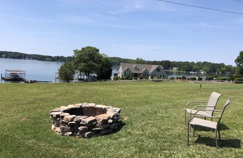 Seneca Apartment | Waterfront Lake Keowee apartment with dock