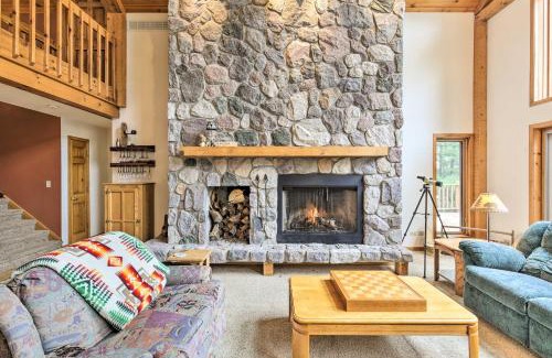 Lake Tomahawk House | Waterfront Lake Tomahawk Cabin with Game Room!