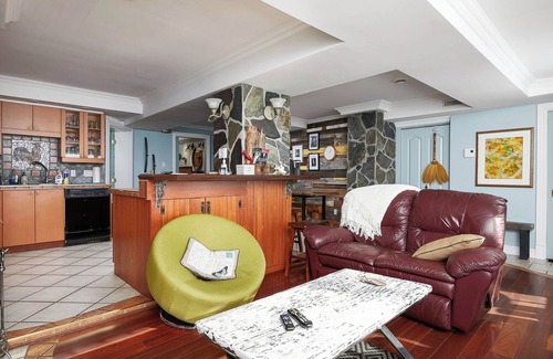Pincourt Apartment | Waterfront lakefront apartment 300742