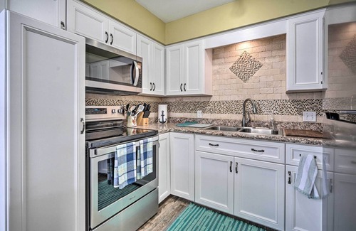 Lakeview Cottage | Waterfront Lakeview Cottage w/Dock & Lift!