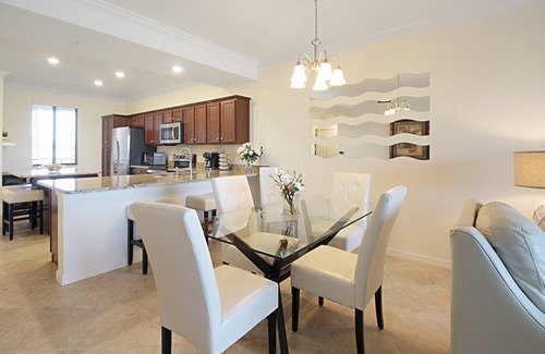 Lakewood Ranch Condo | Waterfront Lakewood National condo overlooking the 11th green - Golfers Grove