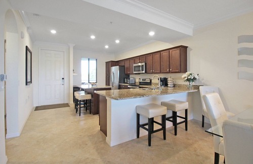Lakewood Ranch Condo | Waterfront Lakewood National condo overlooking the 11th green - Golfers Grove