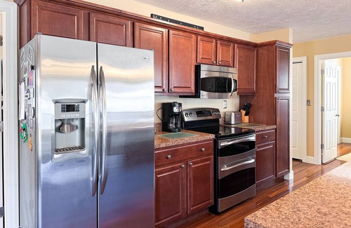 Maynardville House | Waterfront living with private dock, private boat launch, kayaks & firepit