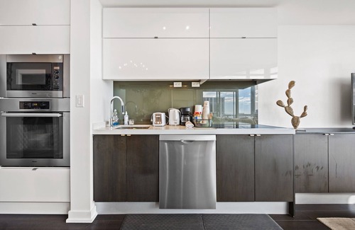 Bathurst Quay Condo | WATERFRONT LUXURY CONDO IN DOWNTOWN TORONTO WITH FREE PARKING