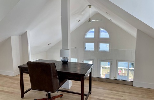 Town of Orangetown House | Waterfront Luxury in Town