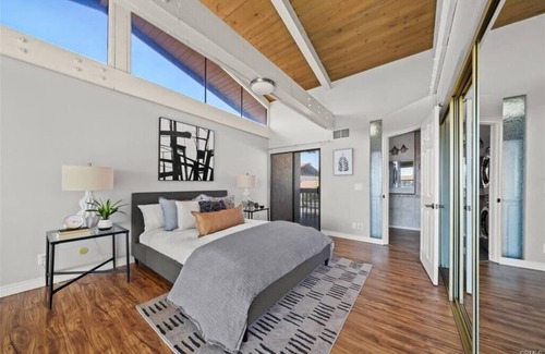 Marina Pacifica Apartment | Waterfront marina penthouse loft