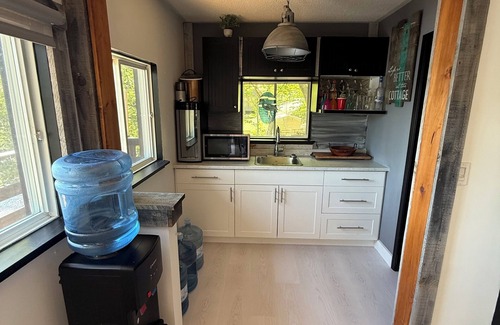 Utterson Cottage | Waterfront Muskoka Cottage. Hot Tub. Water Toys. Pool Table & all Amenities Inc.