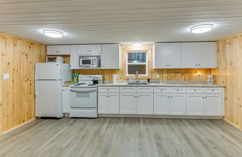 Sinclair House | Waterfront Oasis: Family Retreat on Long Lake!