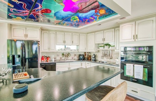 Twin Lakes Apartment | Waterfront Oasis with hot tub!