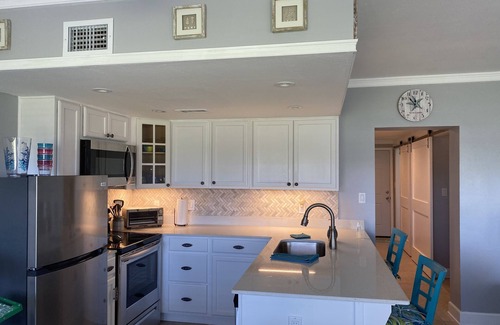 Panacea Condo | Waterfront on Ochlockonee Bay-Renovated condo & sparking pool
