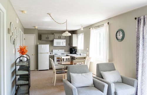 Bellmore Apartment | Waterfront on Raccoon Lake