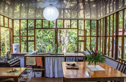 Livingston House | Waterfront Property With Spacious House With Dorm and Communal Kitchen Rio Dulce