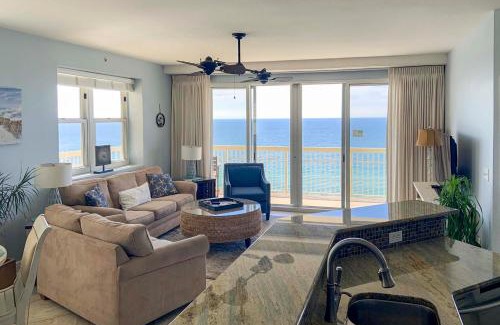Miramar Beach Apartment | Waterfront PCB Condo with Balcony and Beach Gear!