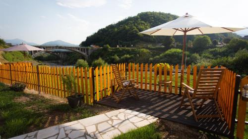 Mojkovac House | Waterfront Peace