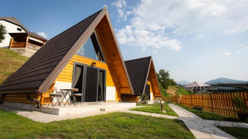Mojkovac House | Waterfront Peace