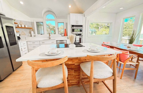Monteray Shores House | Waterfront Peaceful Beach house with Private Pool and Hot Tub. 2min to beach!