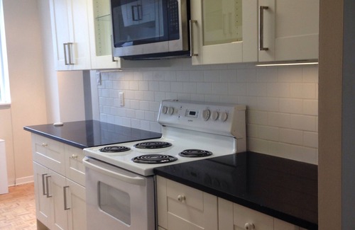 Hull Condo | Waterfront Penthouse Condo facing Parliament Hill and Ottawa River Sleep 4!