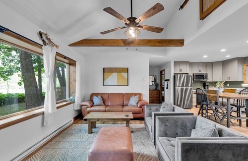 Matamoras House | Waterfront Ranch on The Delaware River