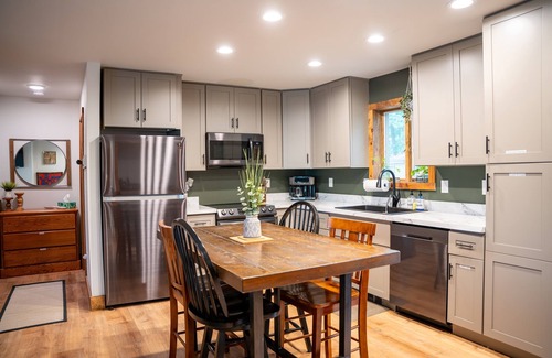 Matamoras House | Waterfront Ranch on The Delaware River