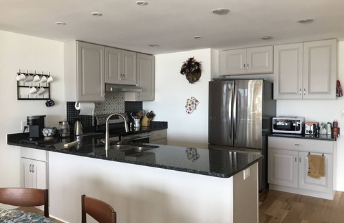 Rock Point House | Waterfront - renovated 3 bedrooms 2 full baths cottage