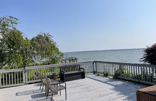 Rock Point House | Waterfront - renovated 3 bedrooms 2 full baths cottage