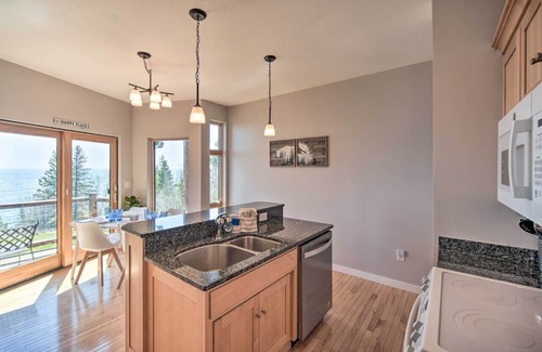 Tofte House | Waterfront Retreat -Beach, Hiking, Lutsen Ski/Golf