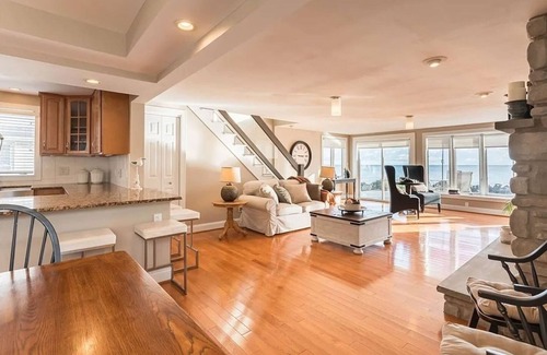 North Greece House | Waterfront Retreat | Lake Ontario Views | Deck