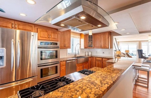 North Greece House | Waterfront Retreat | Lake Ontario Views | Deck