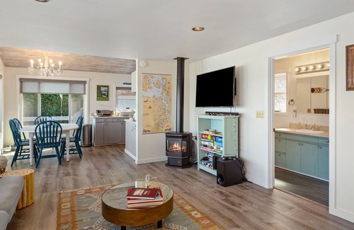 Brinnon House | Waterfront Spectacular in Brinnon WA