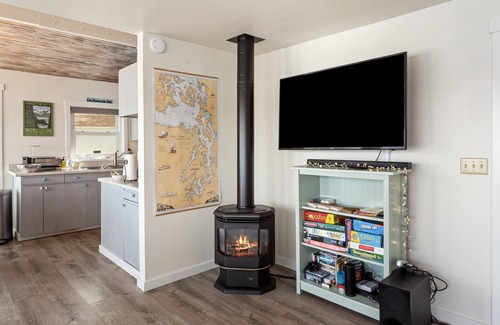 Brinnon House | Waterfront Spectacular in Brinnon WA