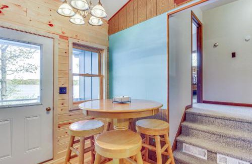 Aitkin House | Waterfront Spirit Lake Cabin with Boat Rental!