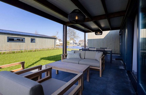 Delfstrahuizen House | Waterfront Stay w/Pets