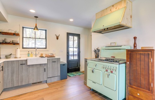 Town of Highland Apartment | Waterfront Studio w/Loft & Dock Near Narrowsburg!