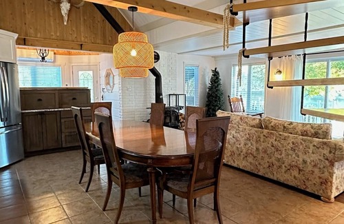 Weedon Ski Chalet | Waterfront- The Happiness Retreat