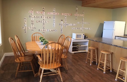 Picton House | Waterfront Vacation Rental 5 Min. From Sandbanks Beach