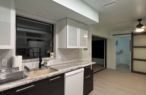 Warm Mineral Springs House | Waterfront Villa at Warm Mineral Springs