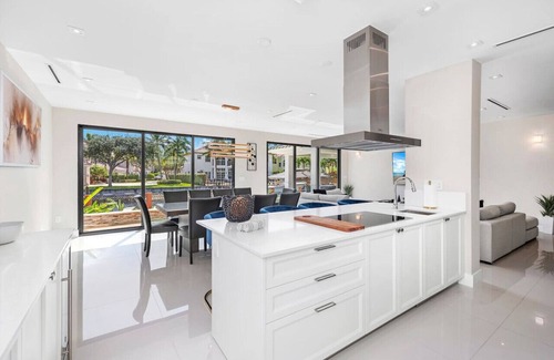 South Lake House | Waterfront Villa / Heated Pool, Gameroom, Sleeps12