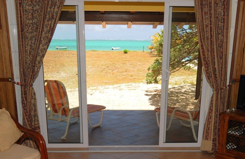 Pointe D'esny Villa | Waterfront Villa Eastern Wind on the magnificent Pointe d'Esny beach