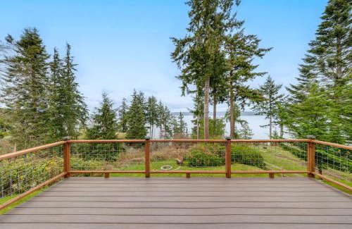 Greenbank House | Waterfront Whidbey Island Hideaway with Beach Access