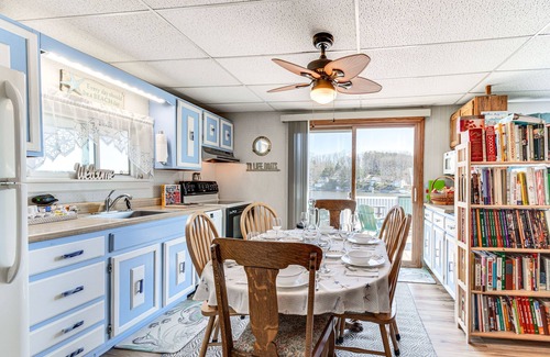 Wolcott Cottage | Waterfront Wolcott Vacation Rental w/Deck & Views