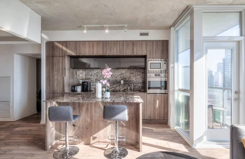 Downtown Toronto Apartment | Waterfront Yonge Apartments