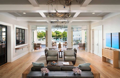 Holmes Beach Hotel | Waterline Marina Resort & Beach Club, Autograph Collection