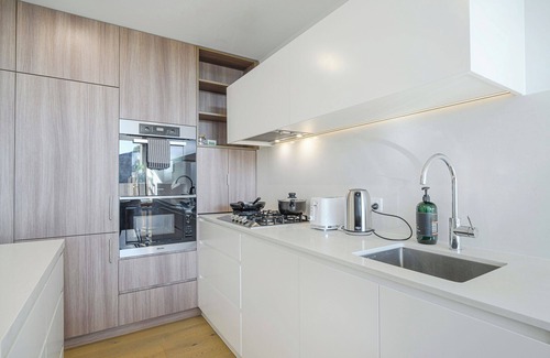 Zetland Apartment | Waterloo 2Br town close to Train/Shopping/Hospital