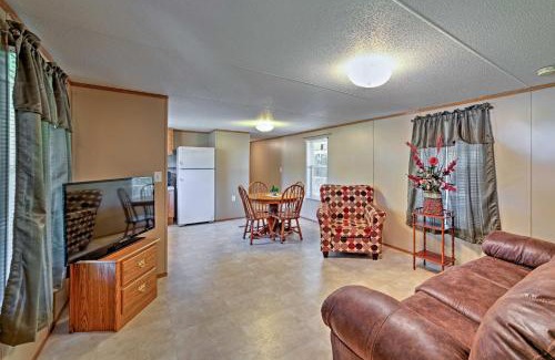 Waterloo House | Waterloo Home with Fire Pit - half Mi to Boat Ramp!