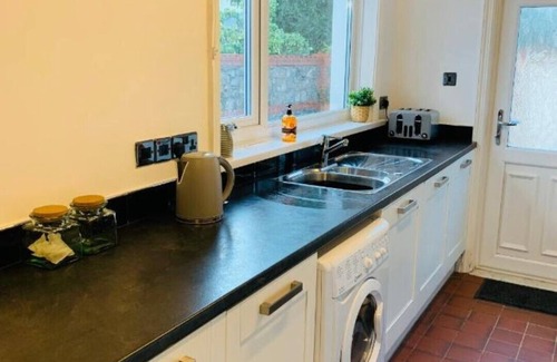 Penylan House | Waterloo House 4 bedroom Sleeps11