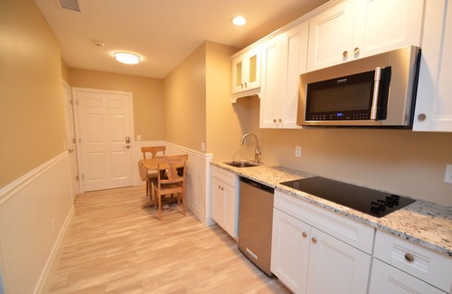 Geneva Bed & Breakfast | Waters Edge B&B Resort